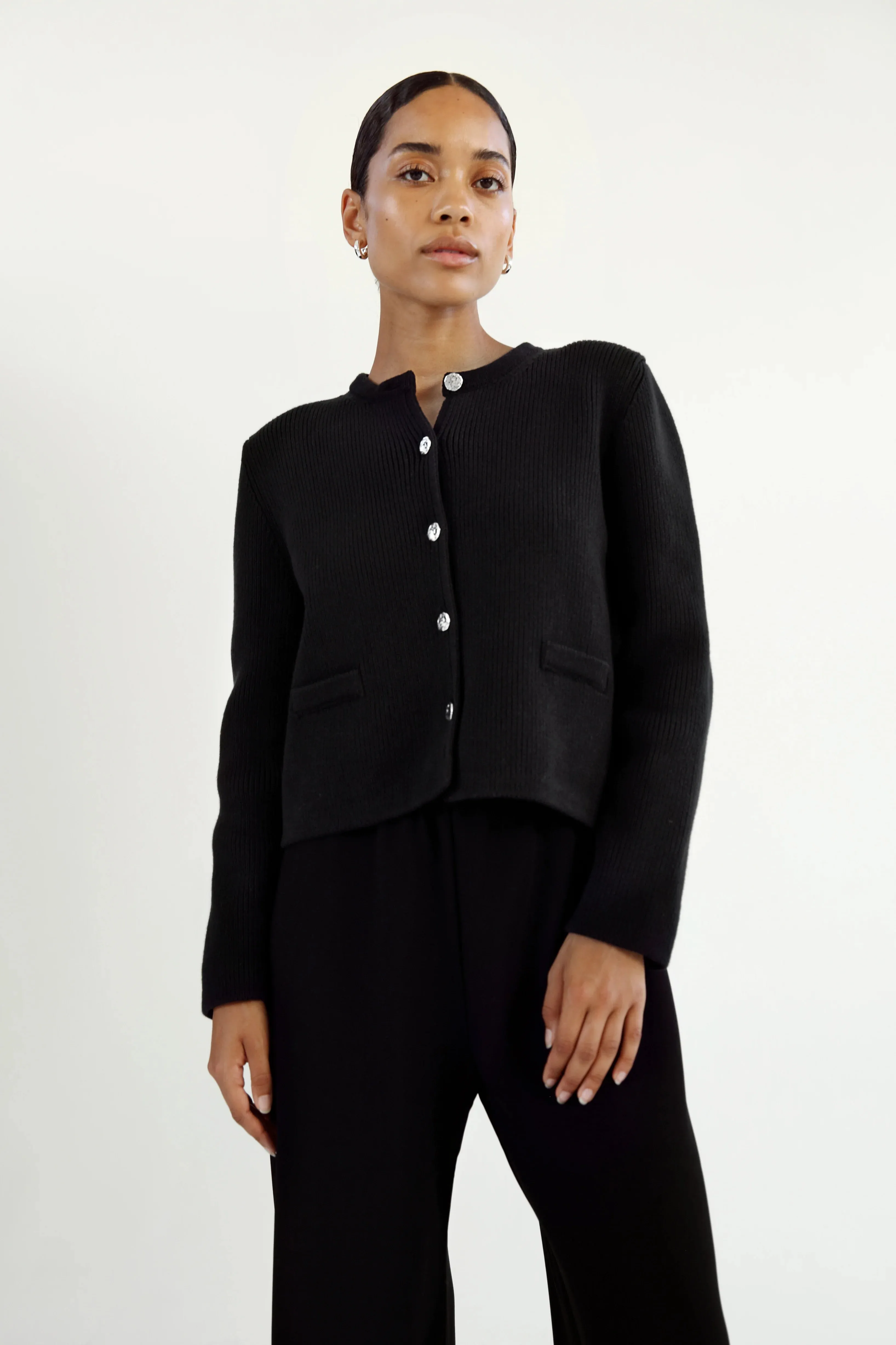 Almada Nova Cardigan in Black