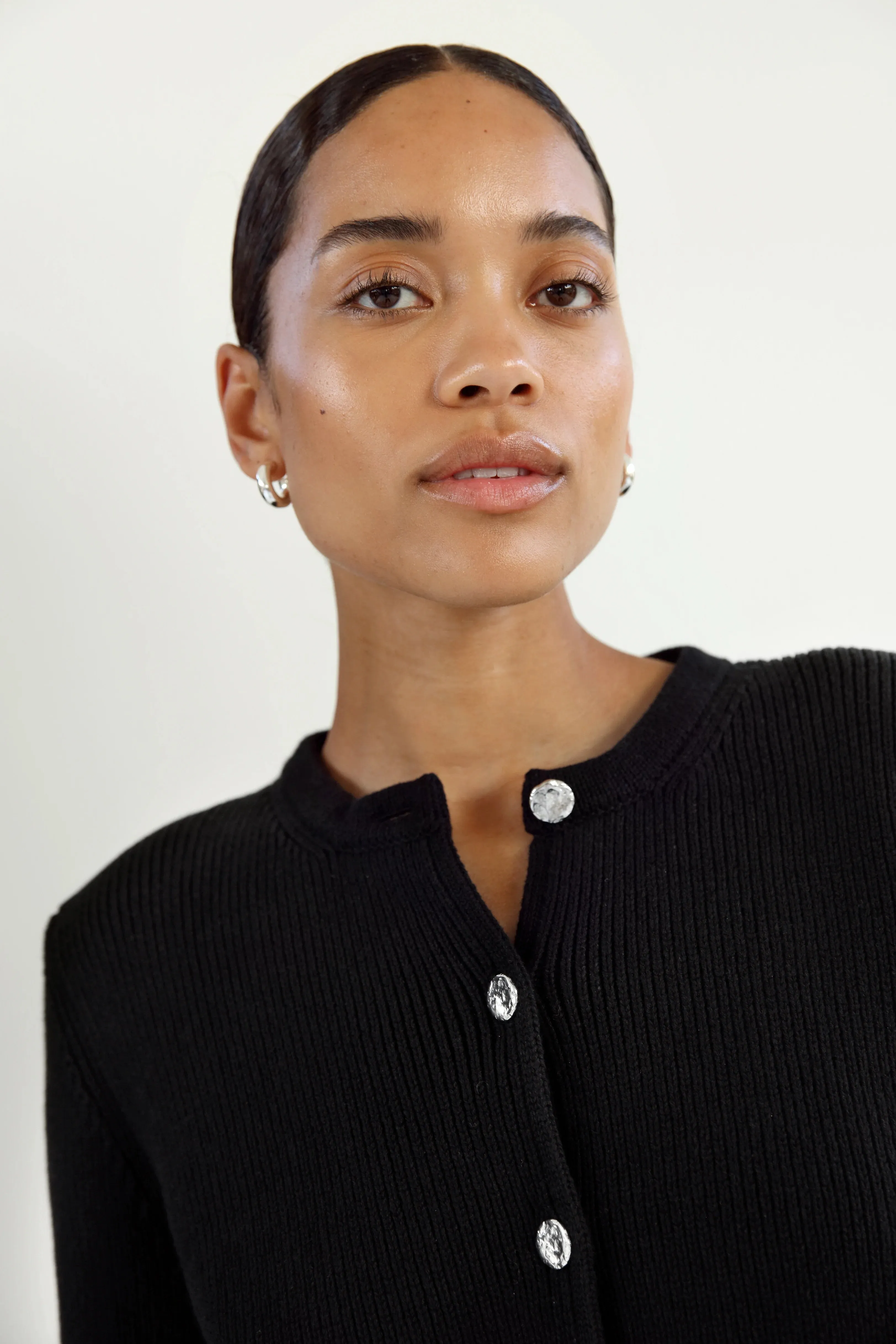 Almada Nova Cardigan in Black