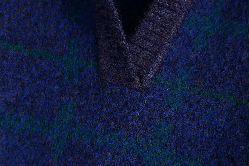RIBBED TRIM CHECK CROPPED SWEATER